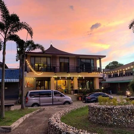 Saranya River House สรัญญาริเวอร์เฮาส์ Mae Ai Exterior photo
